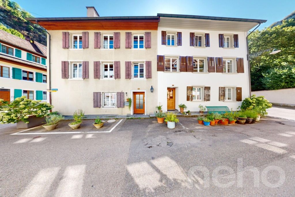 Property photo 1 of 11
