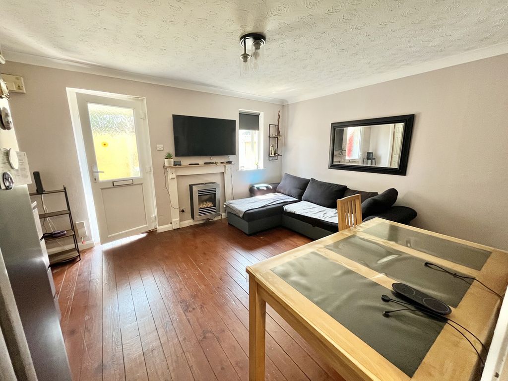 Property photo 2 of 11