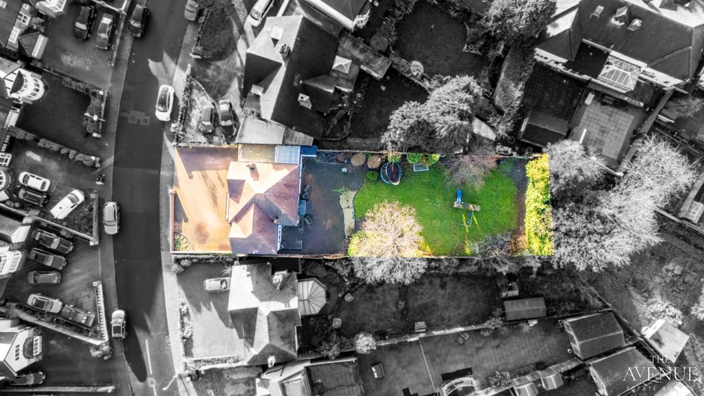 Property photo 2 of 40 4706613