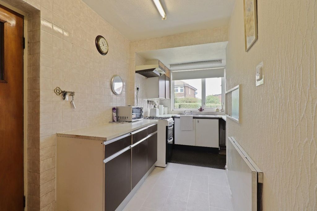 Property photo 2 of 18 Kitchen