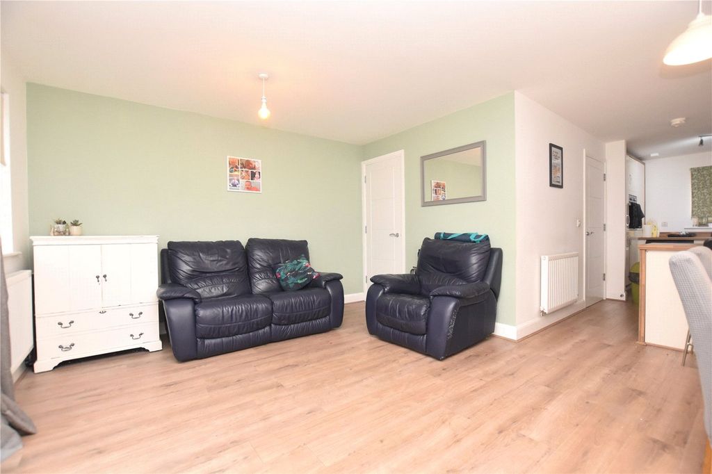 Property photo 3 of 20 Picture No. 11