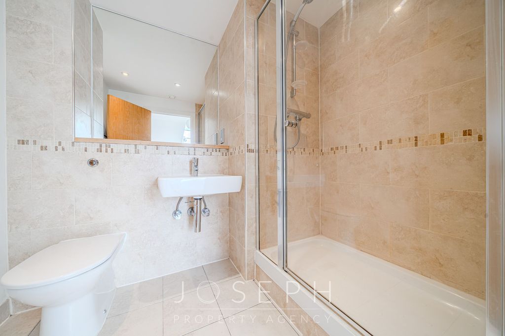Additional image 20 of 2 bed penthouse for saleKey Street, Ipswich IP4