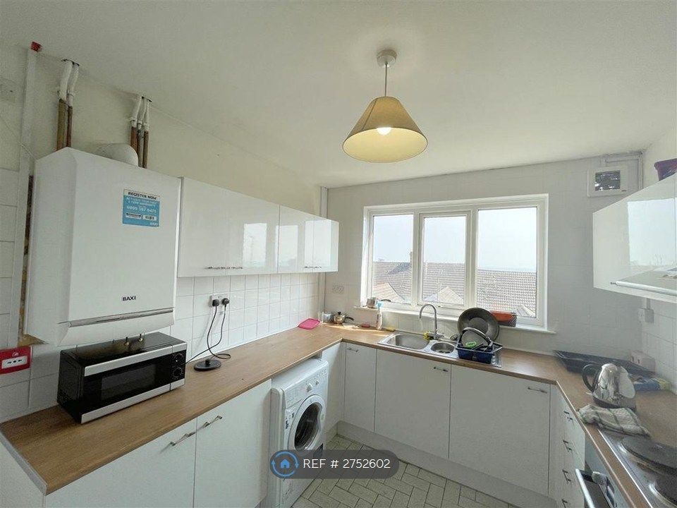 Property photo 3 of 11