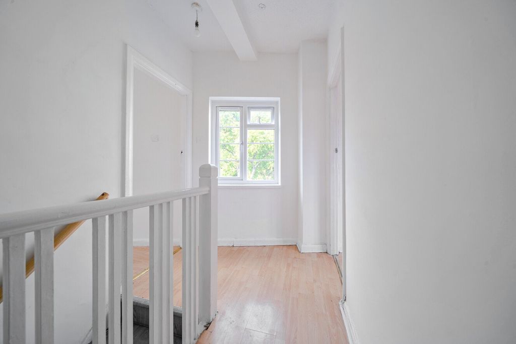 Property photo 2 of 16 Picture No. 33