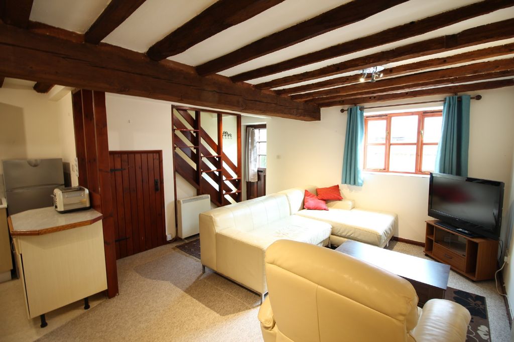 Property photo 2 of 9