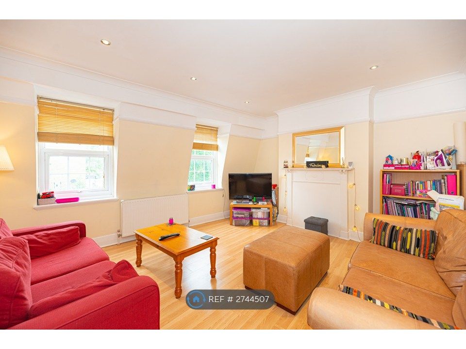 Property photo 3 of 10 Living Room