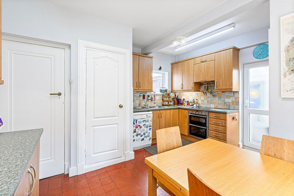 Property photo 3 of 29 Dining / Kitchen