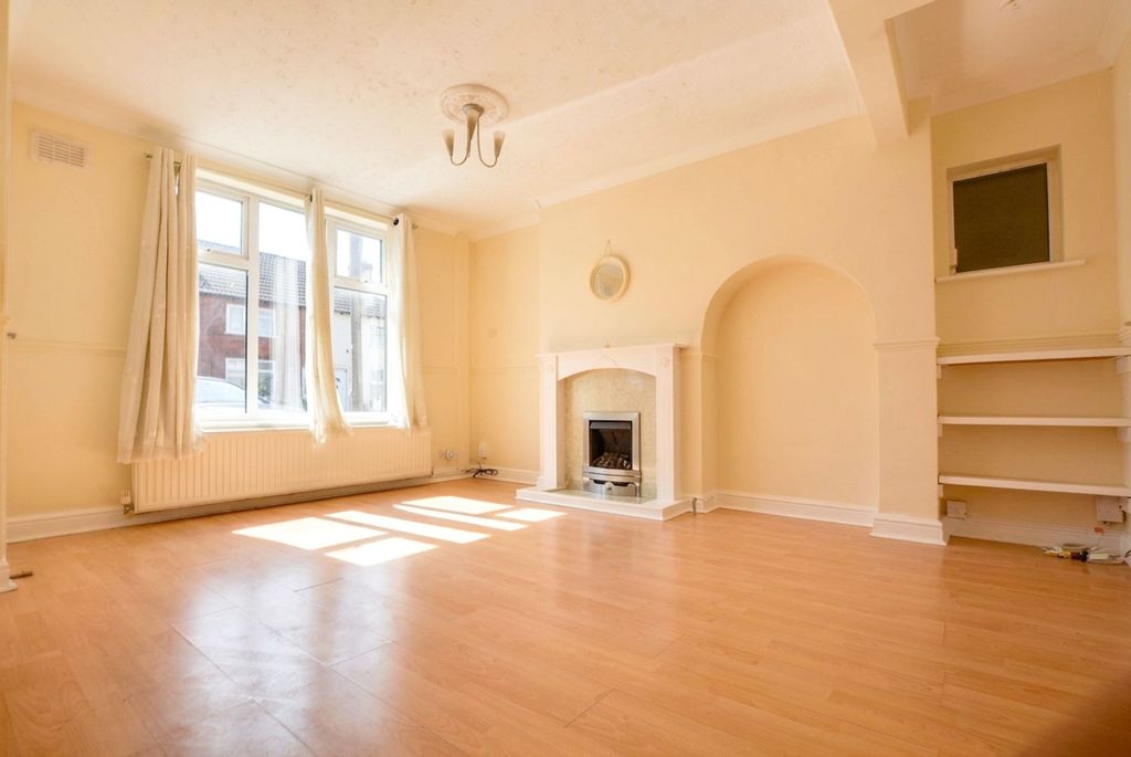 Property photo 2 of 14