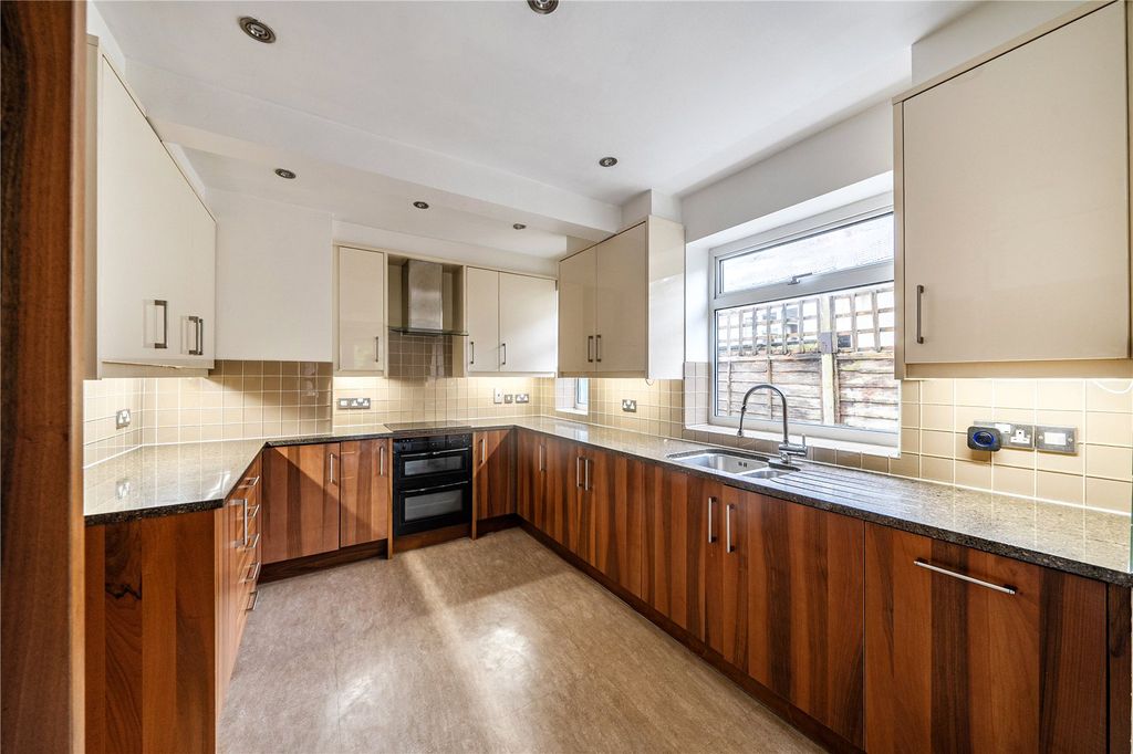 Property photo 2 of 18 Kitchen