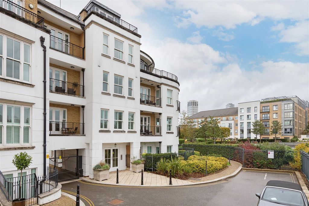 Property photo 1 of 16 1 Aspect Court Lo-22.Jpg