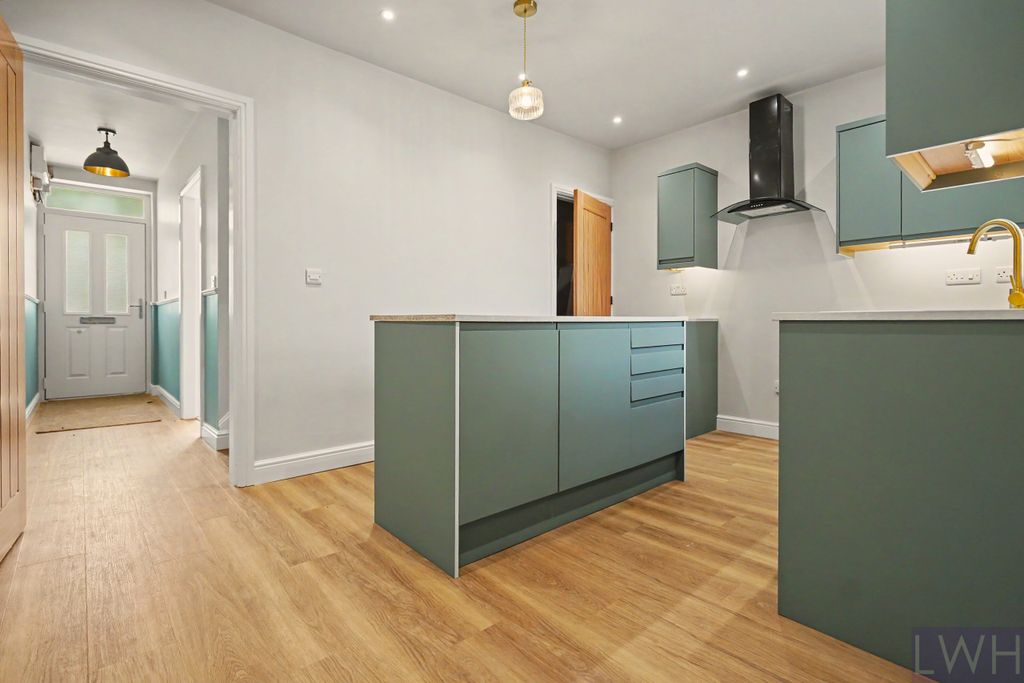 Property photo 3 of 15 Kitchen