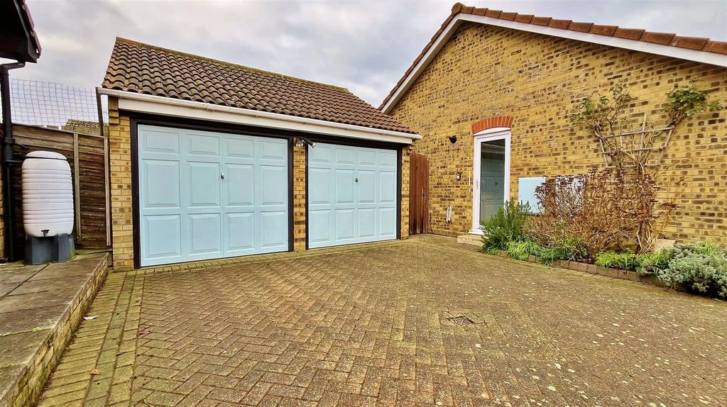 Property photo 2 of 18 Double Garage