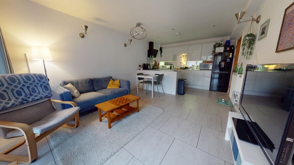 Property photo 3 of 9