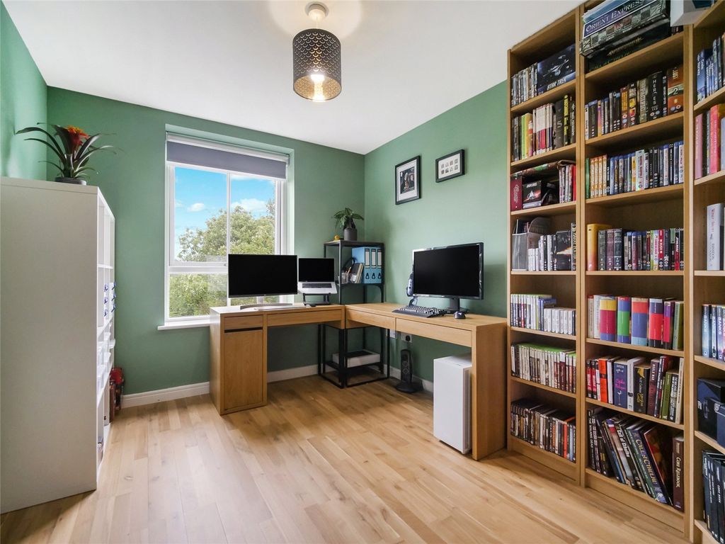 Property photo 3 of 21 Picture No. 05