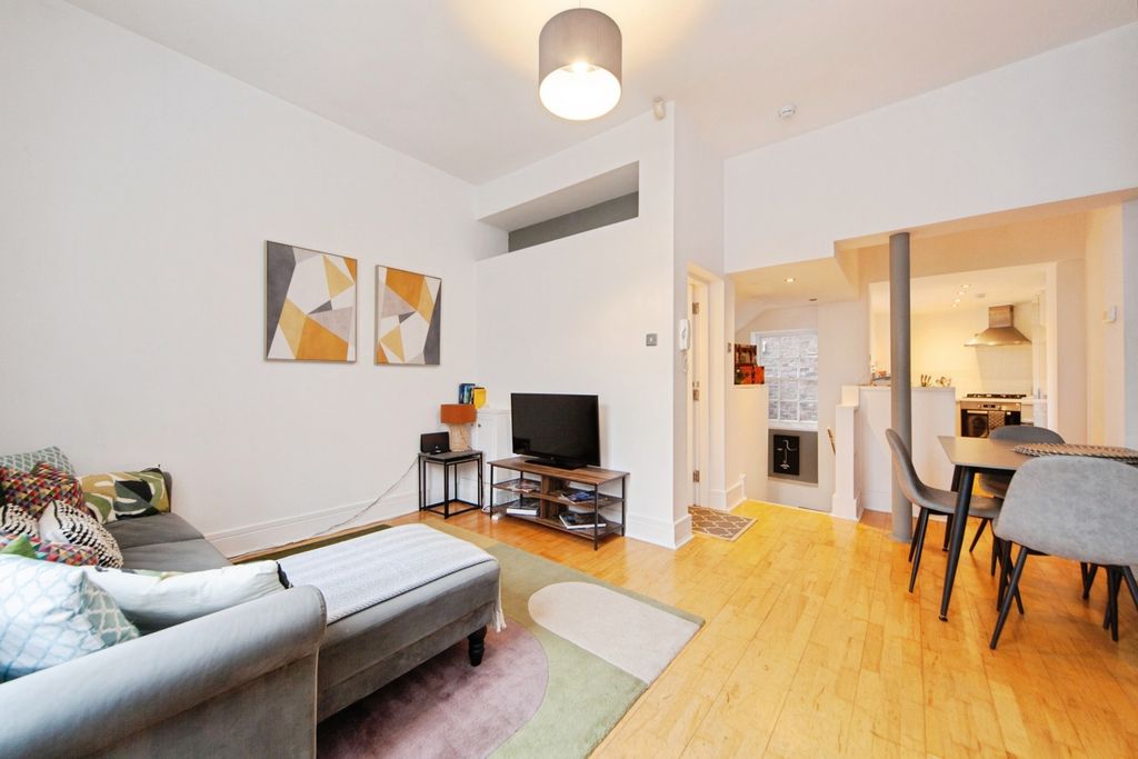 Property photo 3 of 16 Pbox-Img.Jpg