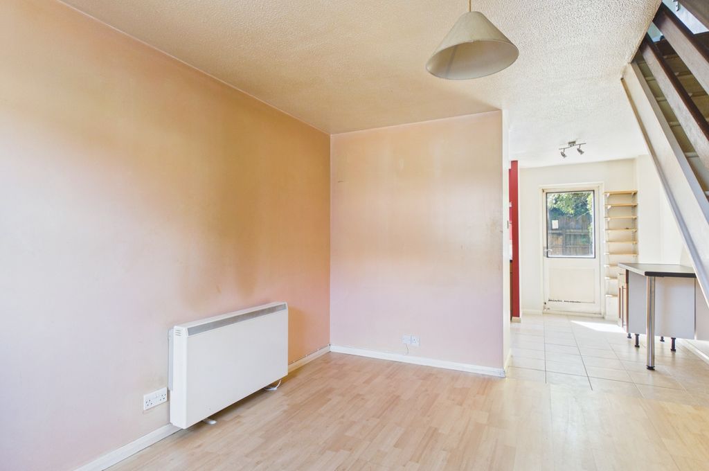 Property photo 3 of 13 Cam03259G0-Pr0316-Still006