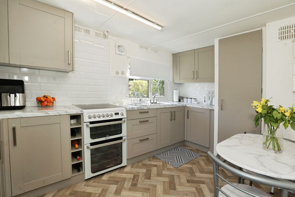 Property photo 2 of 15 Kitchen
