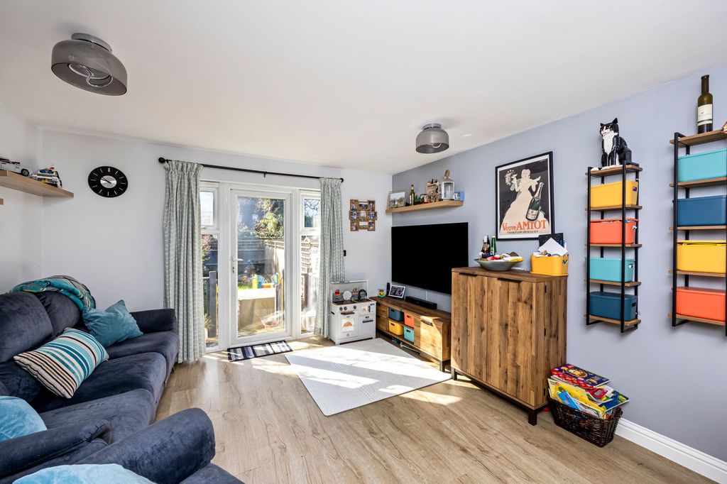 Property photo 2 of 12