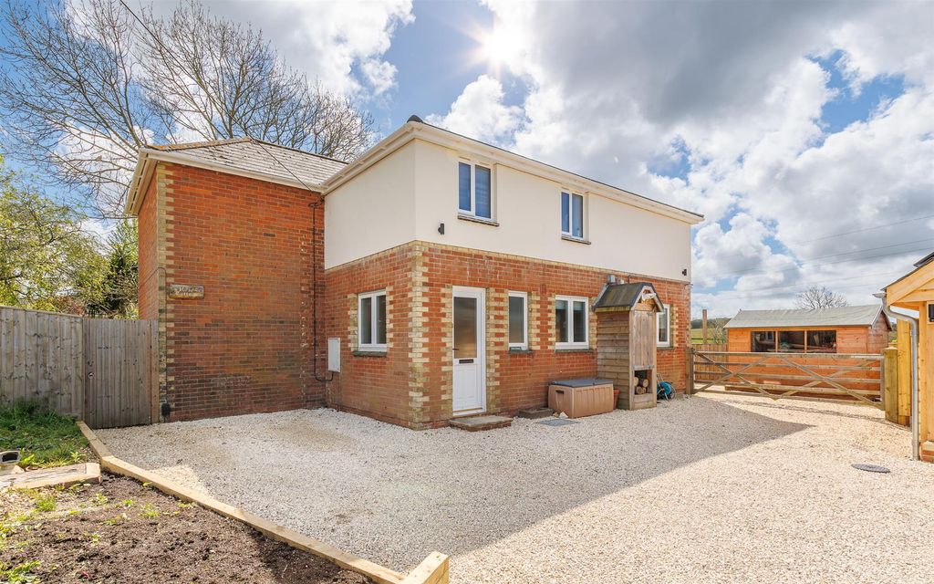 Property photo 2 of 41