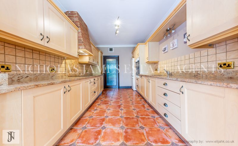 Property photo 3 of 13 Photo 9