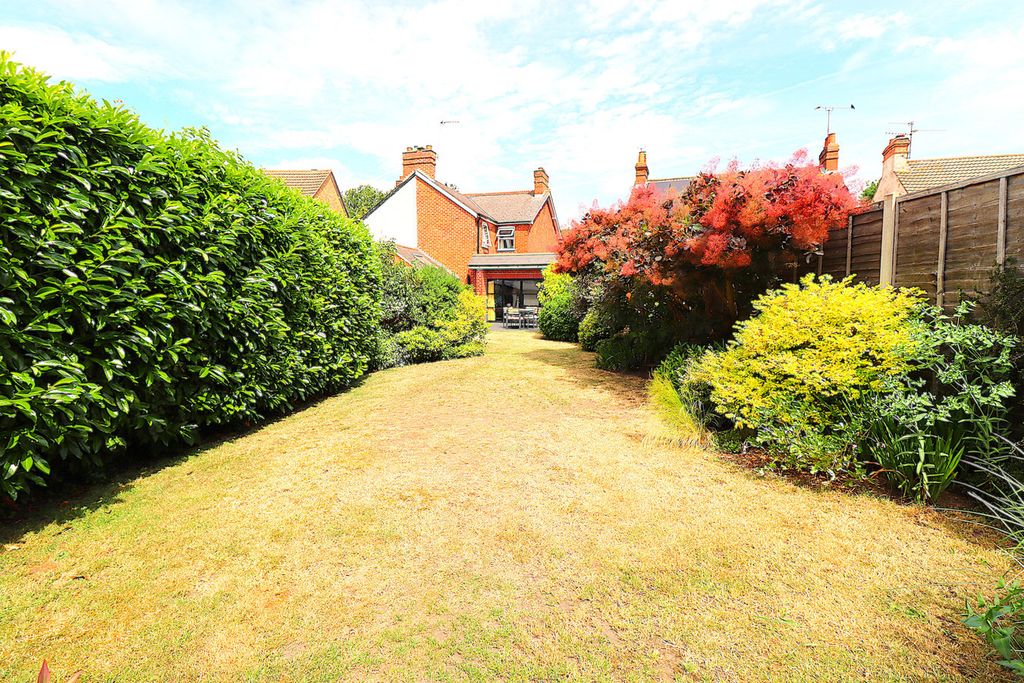 Property photo 2 of 21