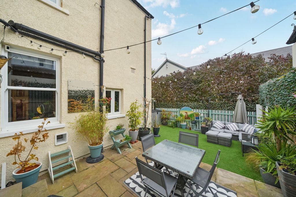 Property photo 3 of 17 Garden