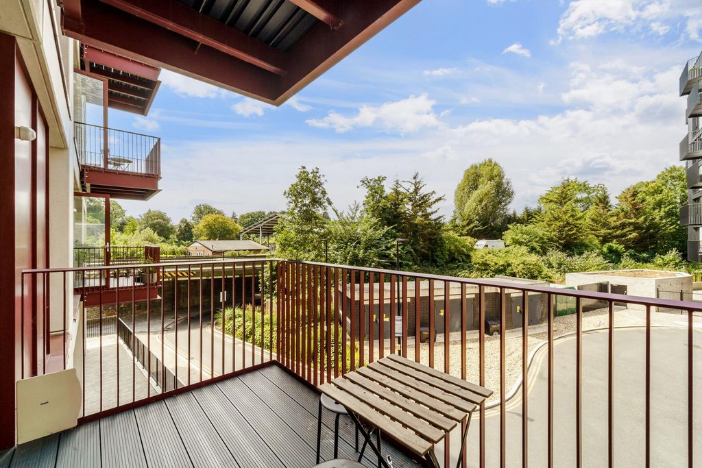 Property photo 1 of 25