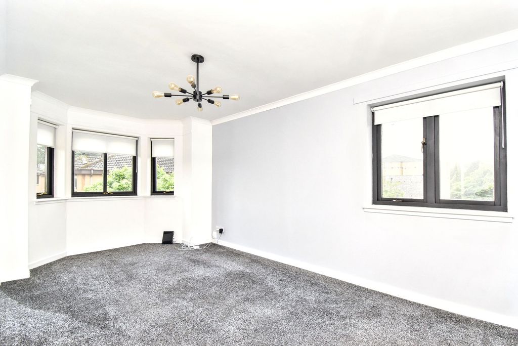Property photo 2 of 6 Lounge/Dining