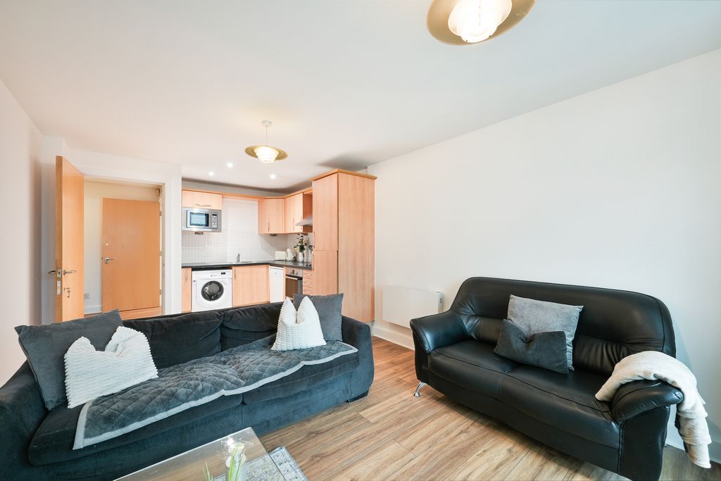 Property photo 2 of 7