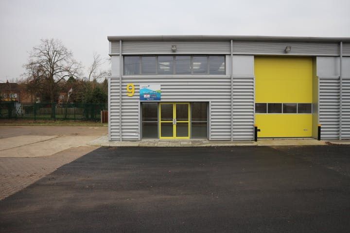 Property photo 2 of 5 Oxford Road Industrial Estate Unit 9.Jpg