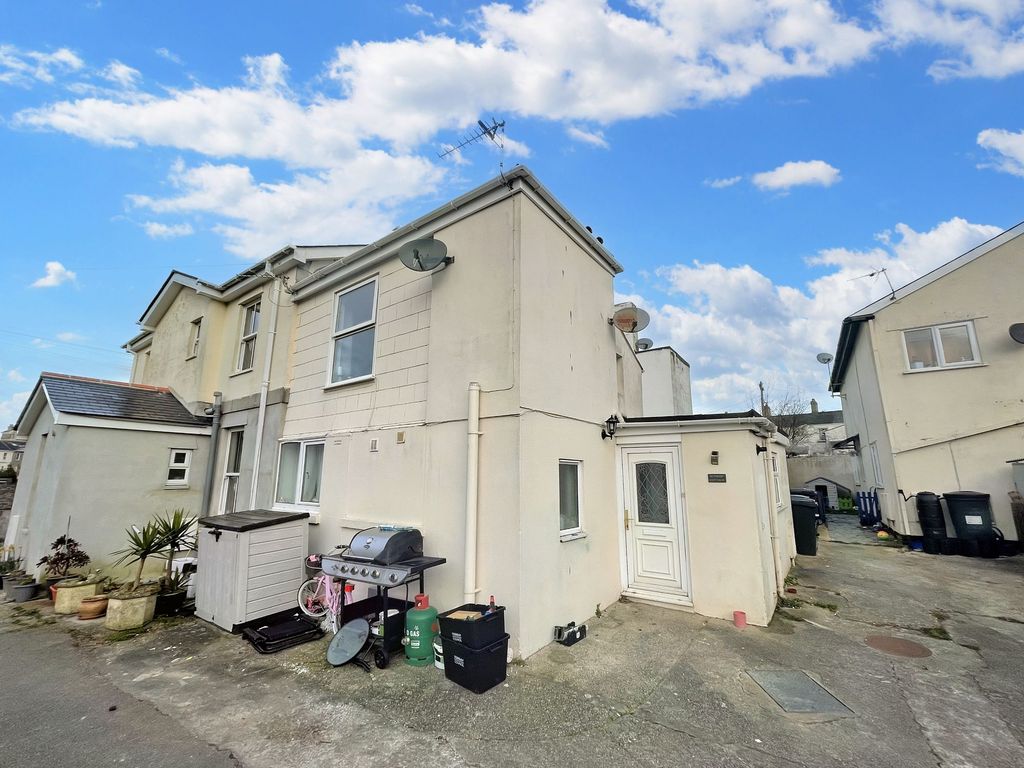 Property photo 1 of 5