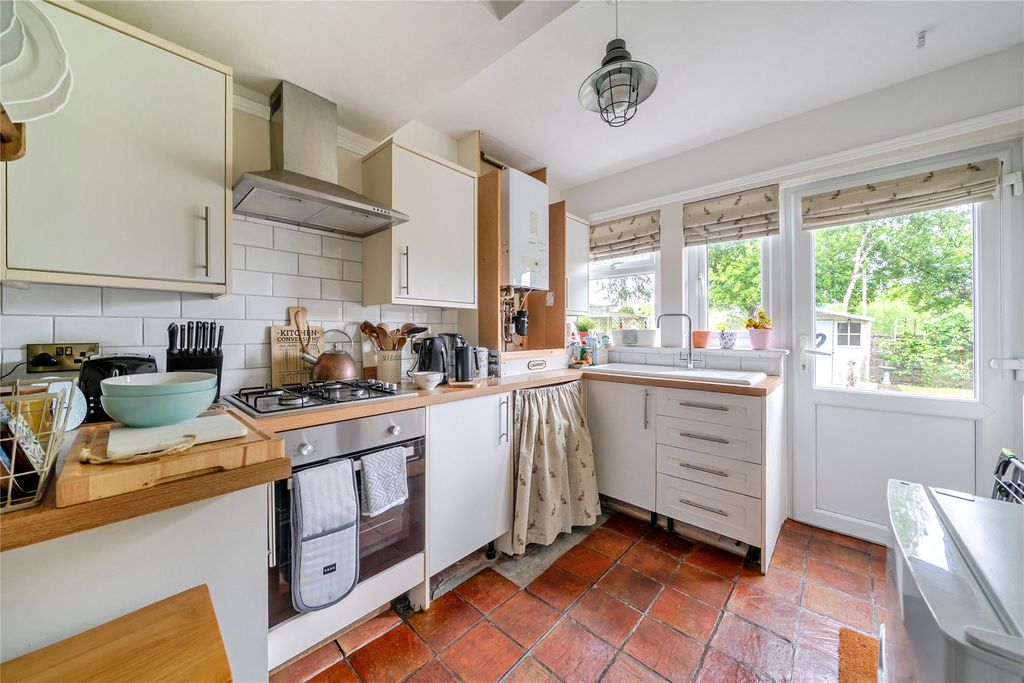 Property photo 3 of 24 Kitchen