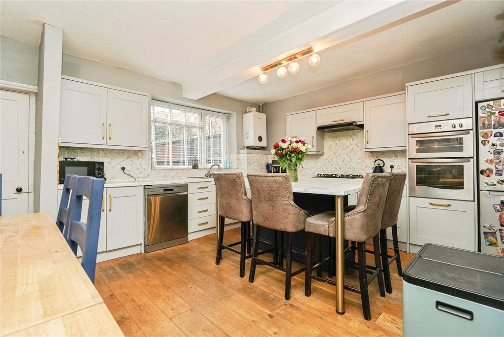 Property photo 2 of 17 Kitchen