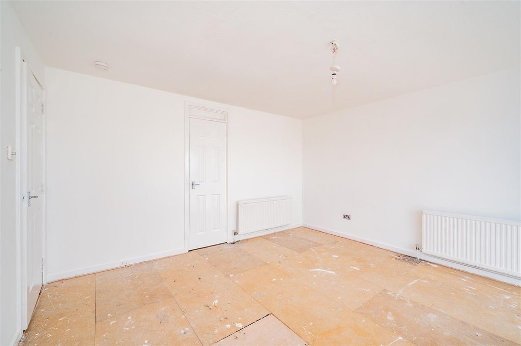 Property photo 3 of 17 15 Kinloch Street Dundee-3.Jpg