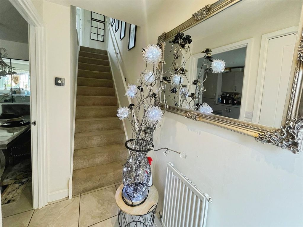 Property photo 2 of 23 Hallway