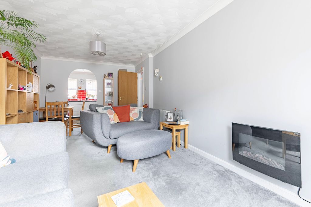 Property photo 3 of 16