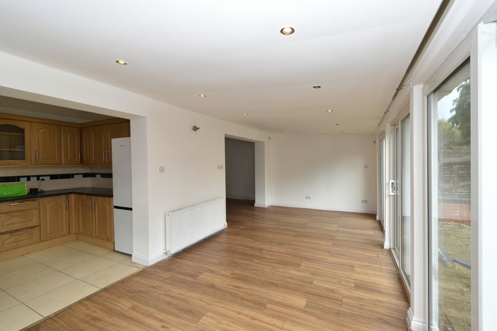 Property photo 3 of 21 Gallery