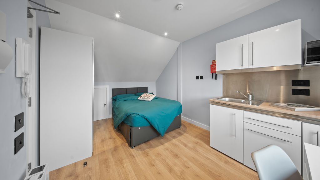 Property photo 1 of 9