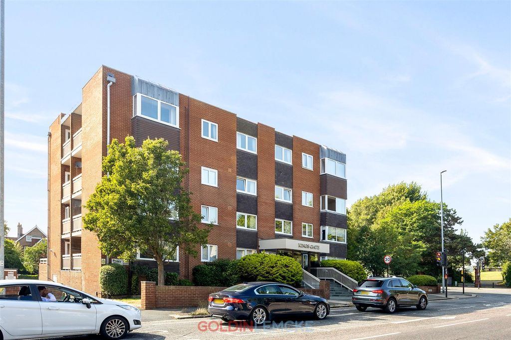 Property photo 1 of 13 Kings Gate