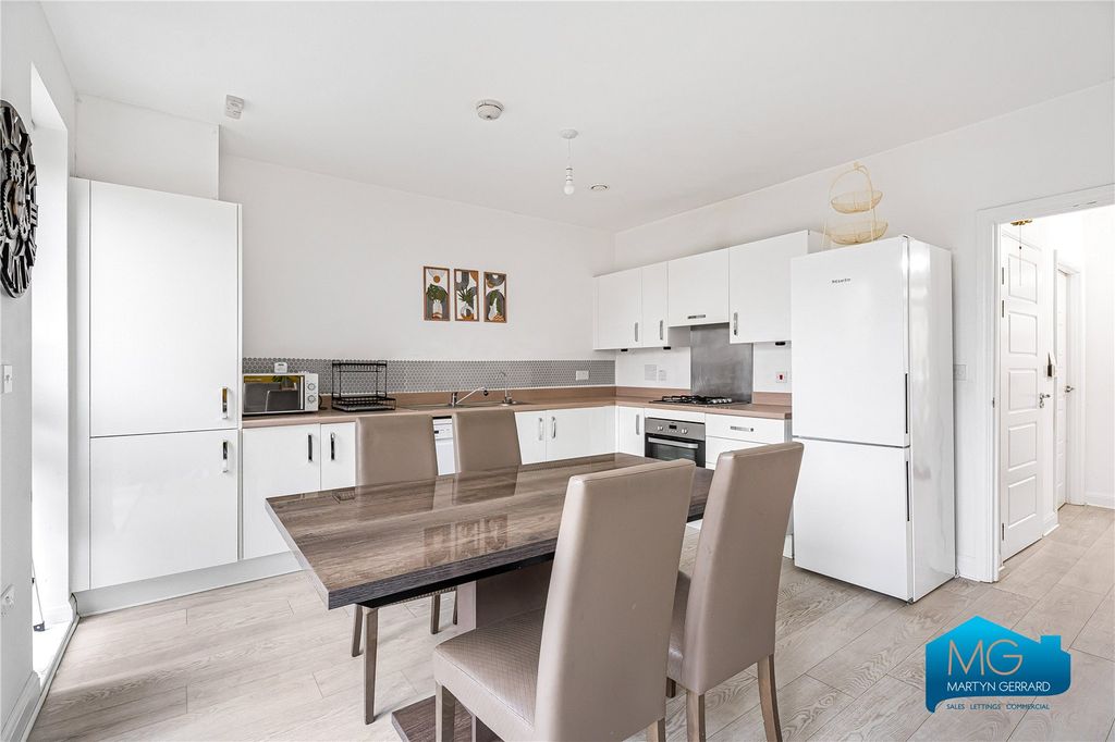 Property photo 3 of 20 Picture No. 32