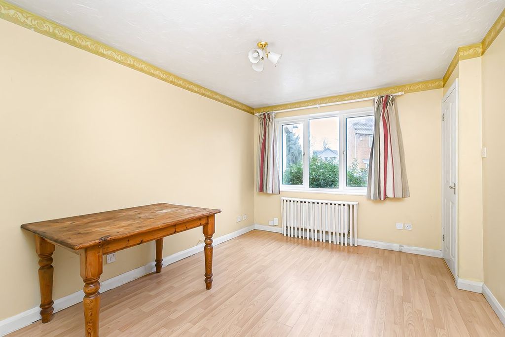 Property photo 3 of 11