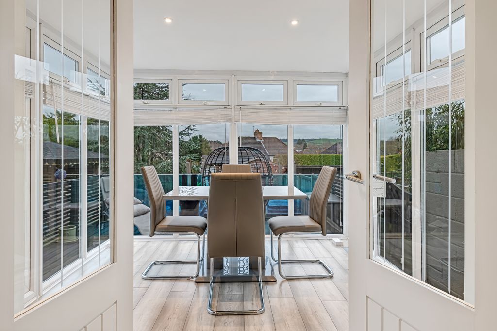 Property photo 3 of 44 Conservatory