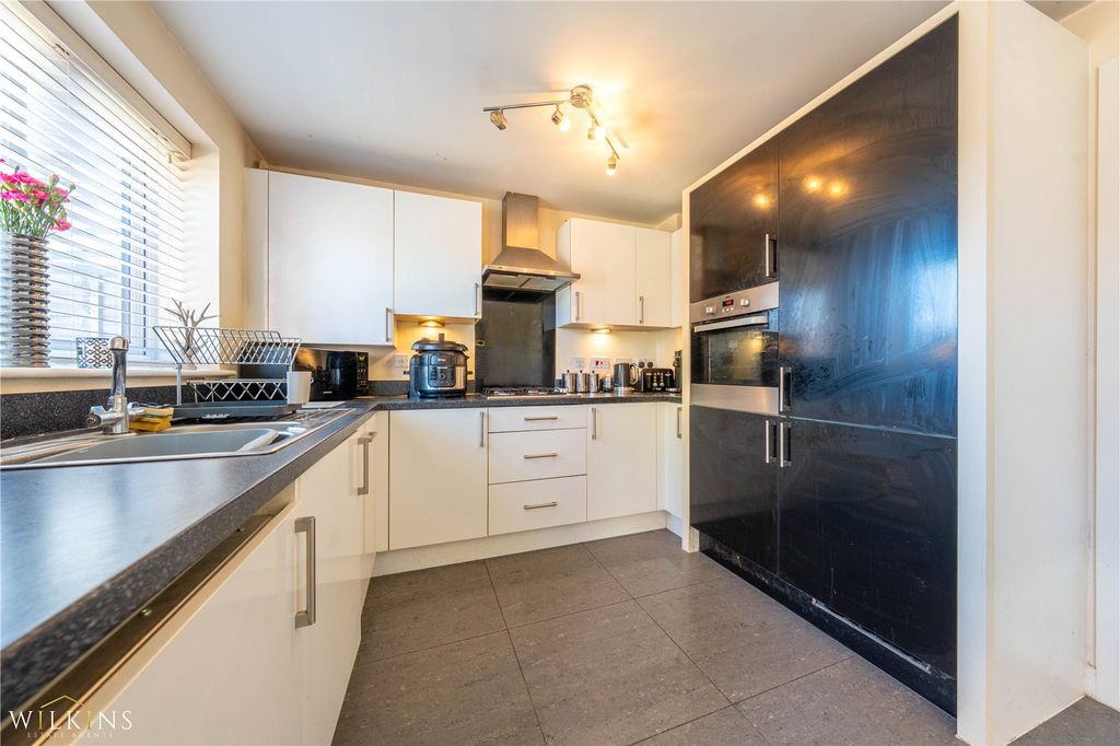 Property photo 3 of 23 Picture No. 10