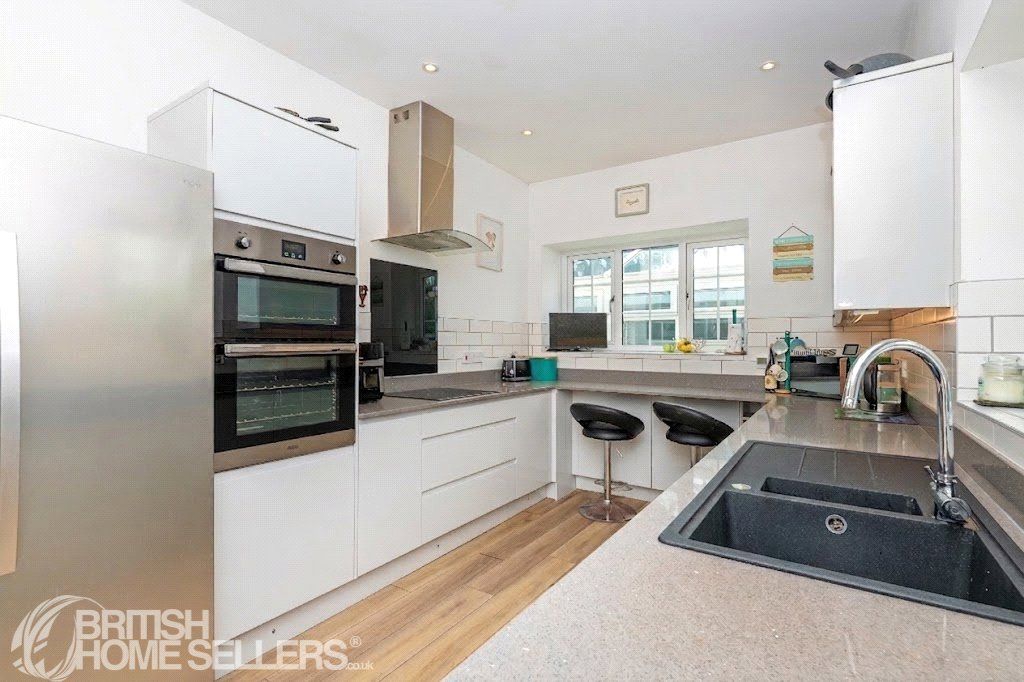 Property photo 2 of 17 Picture No. 15