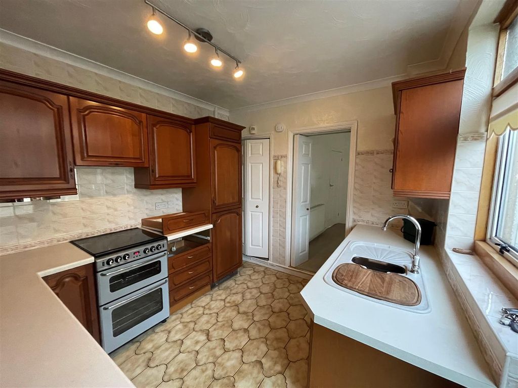 Property photo 3 of 16 5.Jpg