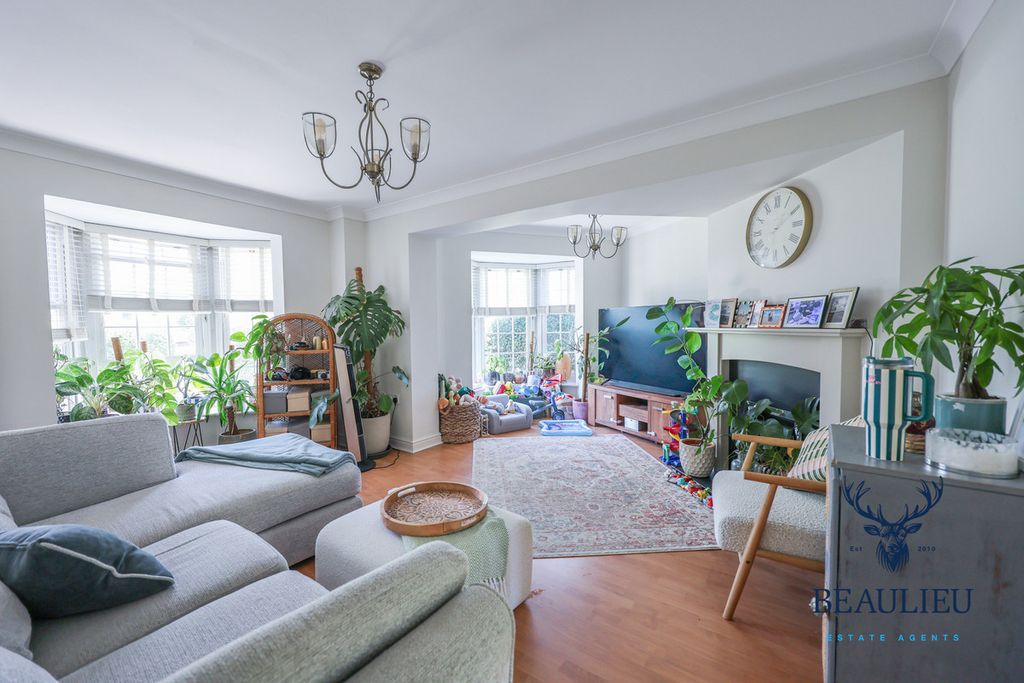 Property photo 2 of 16