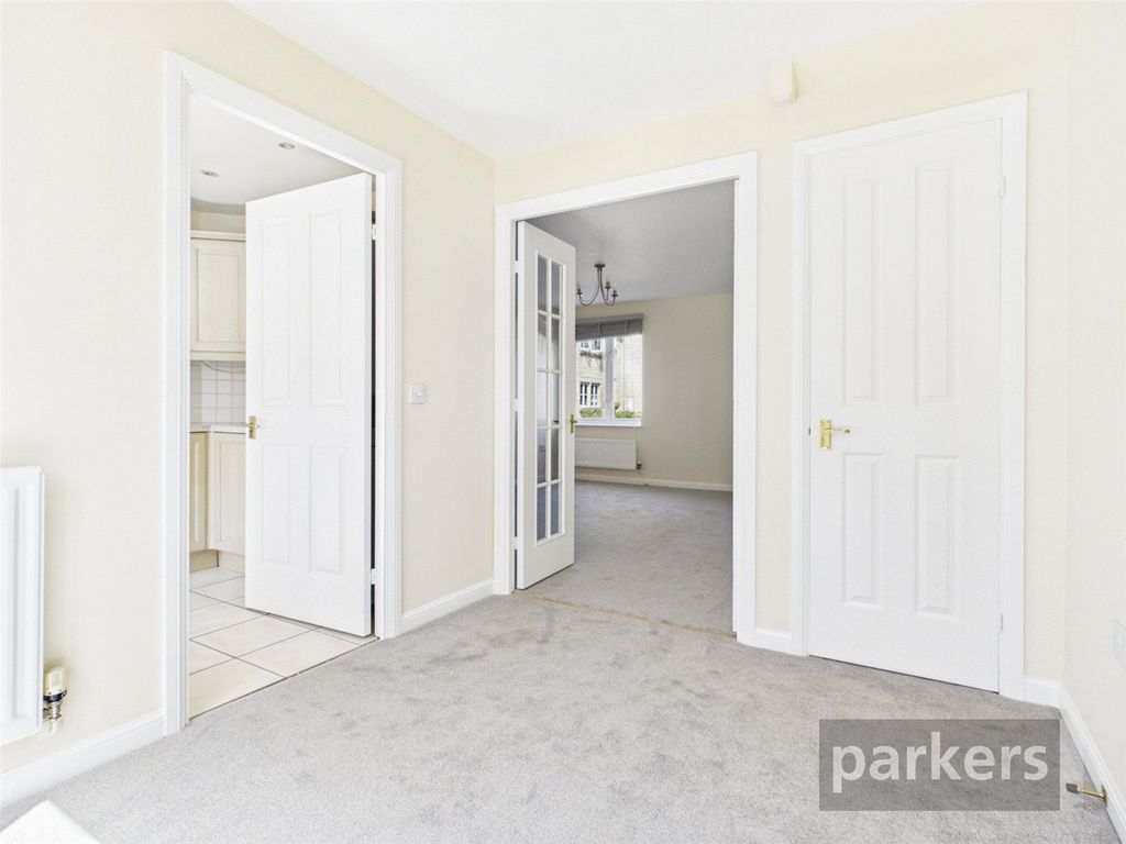 Property photo 3 of 21 Dining Room