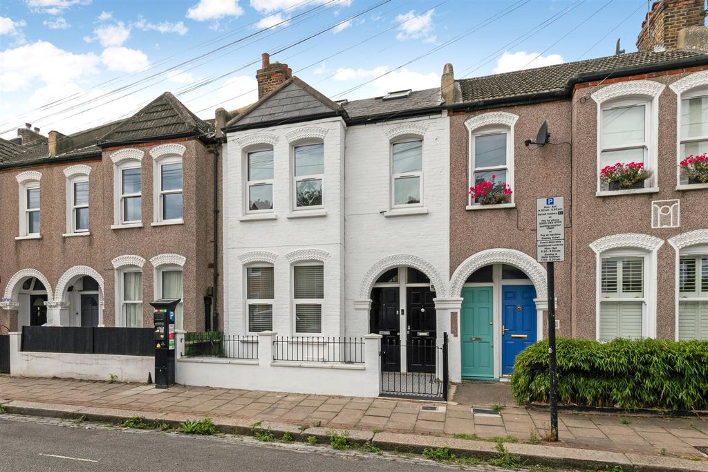 Property photo 1 of 11