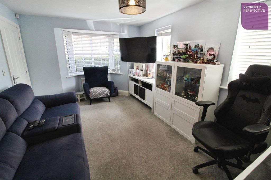 Property photo 2 of 14 Lounge
