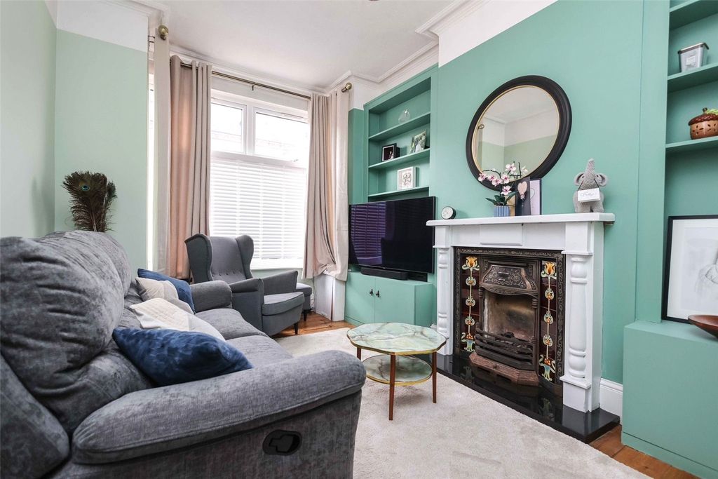 Property photo 2 of 21 Picture No. 17